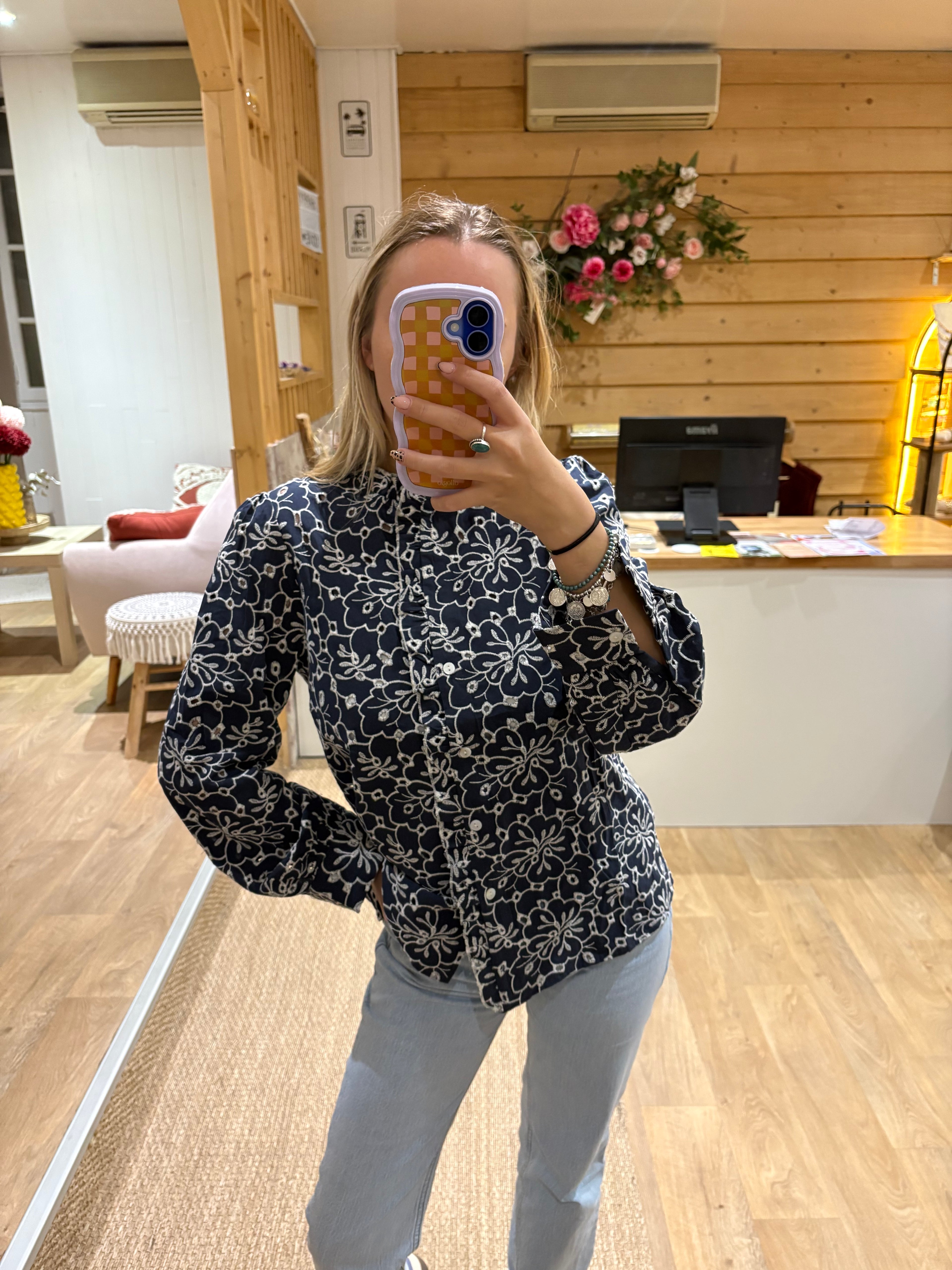 Blouse brodée